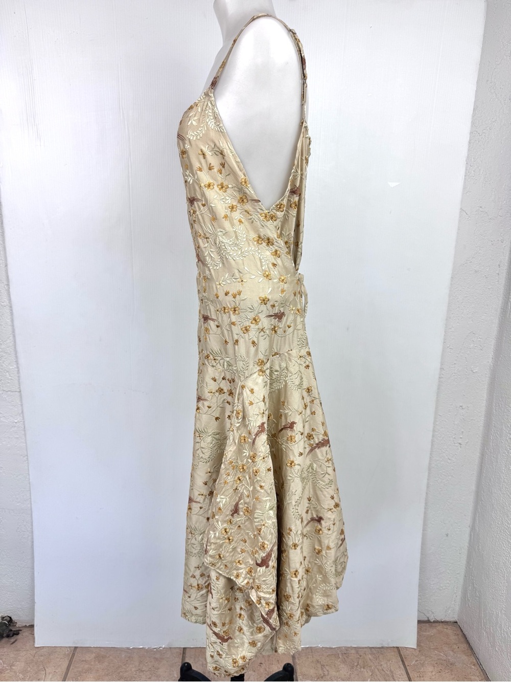Beige Floral Midi Sundress with Adjustable Straps - Picture 5 of 14